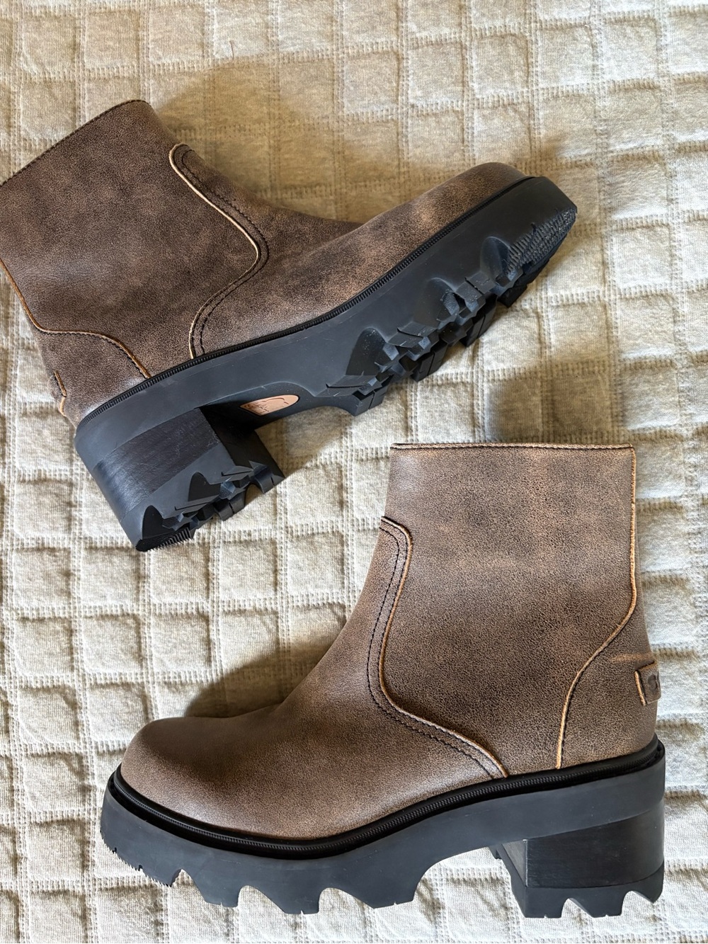 Sorel Joan Boots